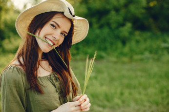 Картинка девушки -+лица +портреты шляпа улыбка