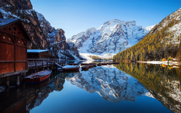 Картинка корабли лодки +шлюпки горы озеро отражение