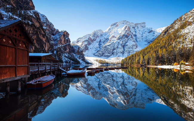 Обои картинки фото корабли, лодки,  шлюпки, горы, озеро, отражение