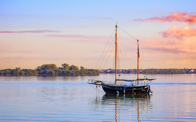 Обои картинки фото корабли, парусники, озеро, парусник