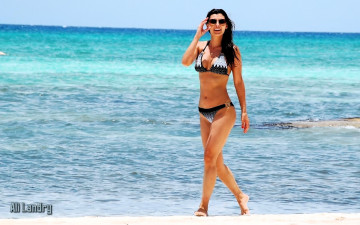 обоя девушки, ali landry, брюнетка, очки, купальник, море