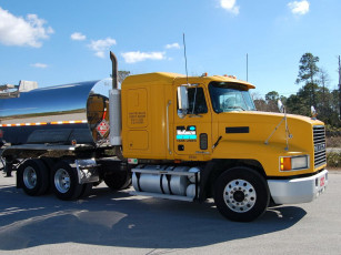 Картинка автомобили mack