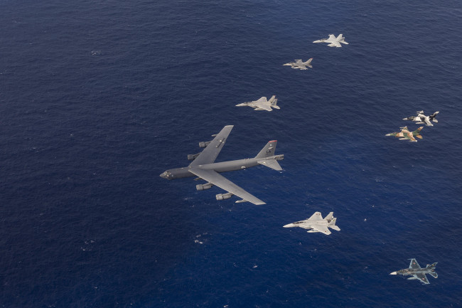 Обои картинки фото авиация, разные вместе, самолеты, полет, армия