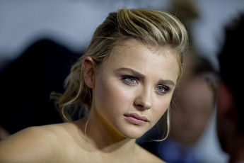 Картинка девушки chloe+grace+moretz актриса блондинка лицо взгляд