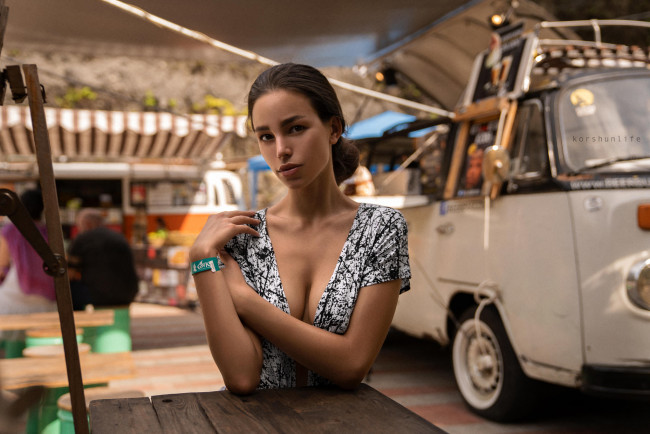 Обои картинки фото автомобили, -авто с девушками, брюнетка, портрет, роза, ройс, алексей, коршун, женщины