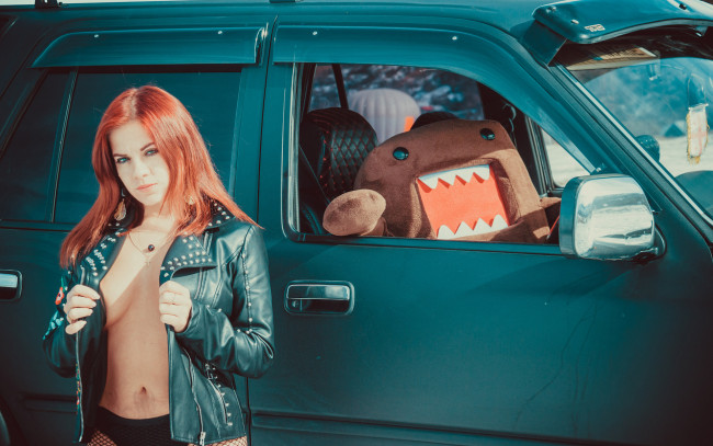 Обои картинки фото девушки, - рыжеволосые и разноцветные, toyota, hilux, surf