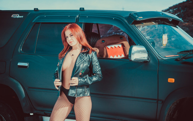 Обои картинки фото девушки, - рыжеволосые и разноцветные, toyota, hilux, surf