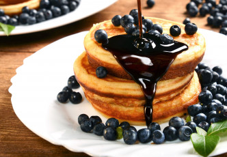 Картинка еда блины +оладьи оладьи варенье черника ягоды