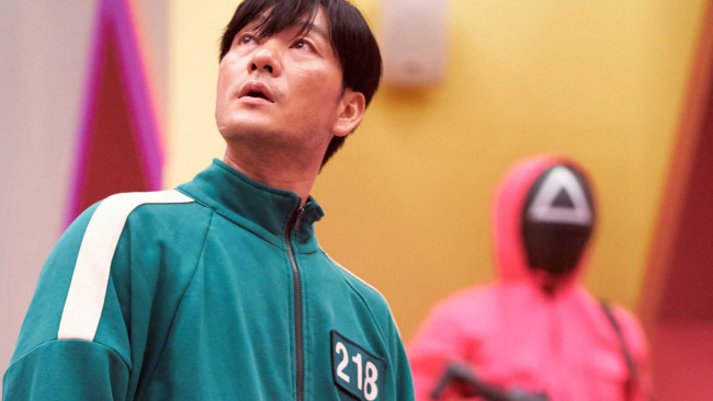 Обои картинки фото ojingeo geim , сериал 2021 – , кино фильмы, сериал, игра, в, кальмара, триллeр, драма, сeриал, squid, game