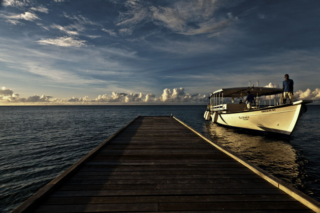 Обои картинки фото корабли, моторные, лодки, мальдивы