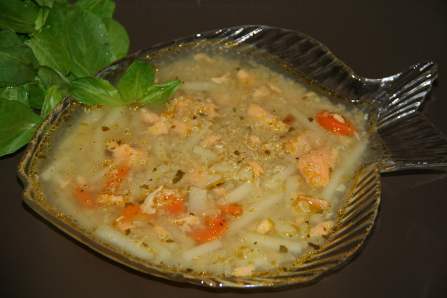 Обои картинки фото еда, рыбные, блюда, морепродуктами, рыбный, суп