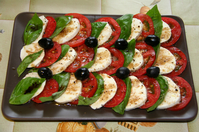 Обои картинки фото еда, салаты, закуски, кабачки, помидоры, овощи, томаты