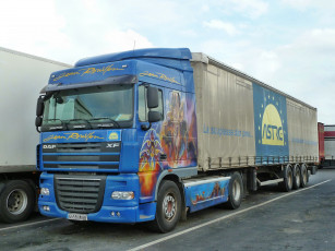 Картинка daf автомобили daf+ выставка улица контейнеровоз тягач грузовик