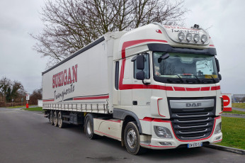 Картинка daf автомобили daf+ выставка улица контейнеровоз грузовик тягач