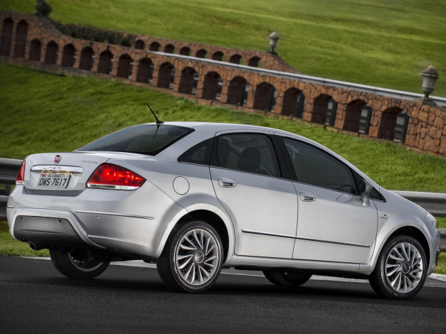 Обои картинки фото автомобили, fiat, linea, br-spec, 323, 2014, светлый