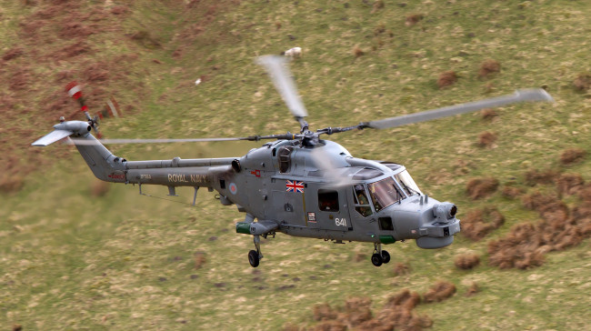 Обои картинки фото авиация, вертолёты, вертолёт, горы, полёт