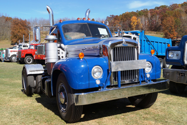 Обои картинки фото 1963 mack b-61, автомобили, mack, сша, грузовики, тяжелые, inc, trucks