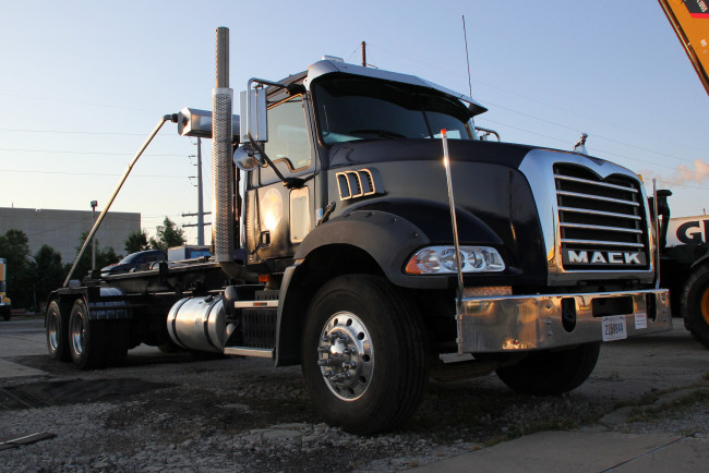 Обои картинки фото mack granite, автомобили, mack, сша, грузовики, тяжелые, inc, trucks