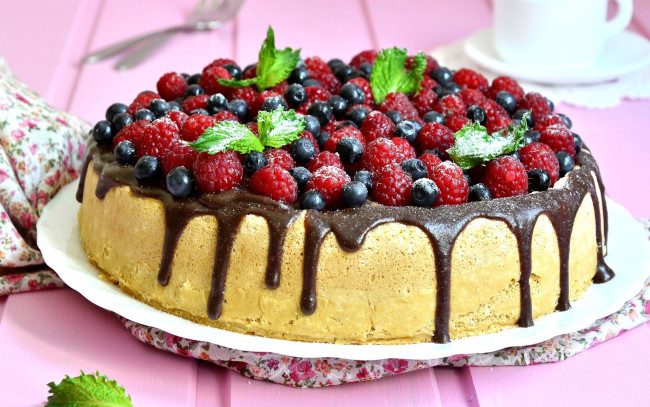 Обои картинки фото еда, пироги, малина, черника, мята