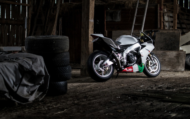 Обои картинки фото мотоциклы, aprilia