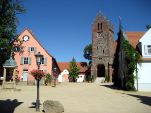 Картинка города -+улицы +площади +набережные фонарь камень