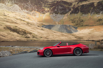 Картинка автомобили porsche cabriolet красный 2016г 991 uk-spec carrera 4s 911