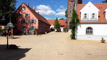 Картинка города -+улицы +площади +набережные старинные дома