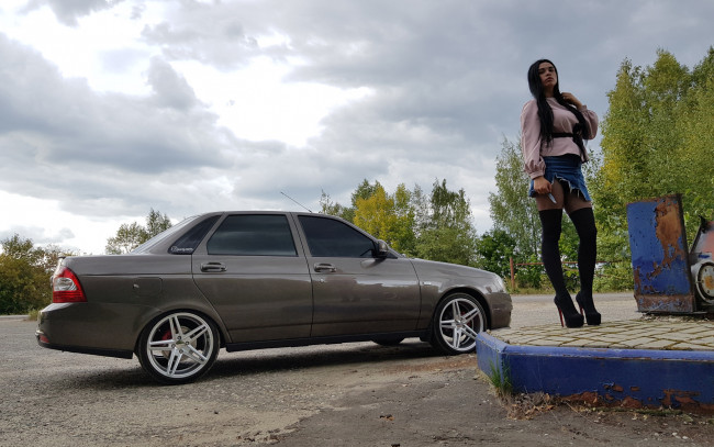 Обои картинки фото автомобили, -авто с девушками, lada, priora