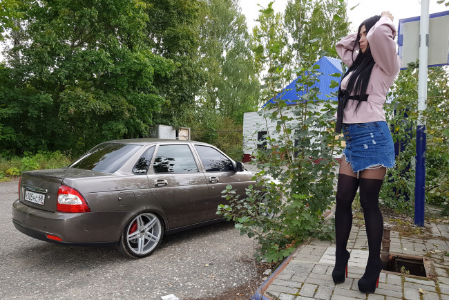 Обои картинки фото автомобили, -авто с девушками, lada, priora