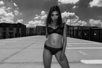 Картинка девушки -+черно-белые монохром