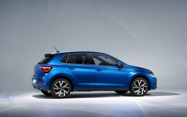 Обои картинки фото автомобили, volkswagen, polo, r, line, 4k, вид, сзади, экстерьер, синий, хэтчбек, новый, поло, немецкие, фольцваген