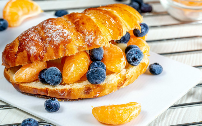 Обои картинки фото еда, мороженое,  десерты, десерт, круассан, мандарины