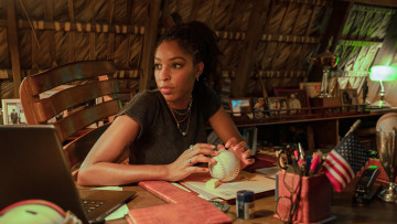 обоя road house ,  2024 , кино фильмы, road house, jessica, williams, дoм, у, дoрoги, боевик, триллер, криминал