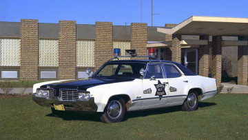 Картинка автомобили полиция oldsmobile