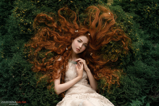 Обои картинки фото девушки, - рыжеволосые и разноцветные, девушка, позирует, галина, жижикина
