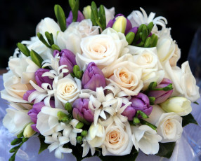 Картинка цветы букеты композиции розы тюльпаны фрезия гиацинты