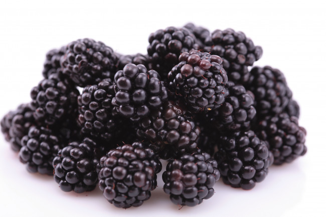 Обои картинки фото еда, ежевика, ягоды, горсть, витамины