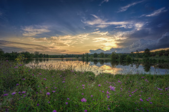 Картинка природа восходы закаты тучи луг река лес свет