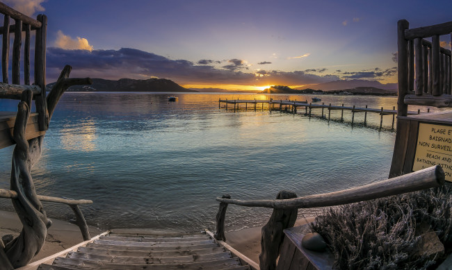 Обои картинки фото природа, восходы, закаты, пляж, бухта, рассвет, лестница