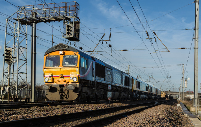 Обои картинки фото техника, поезда, рельсы, локомотив, дорога, железная