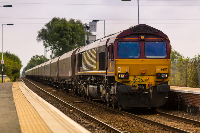 Обои картинки фото техника, поезда, дорога, железная, рельсы, локомотив