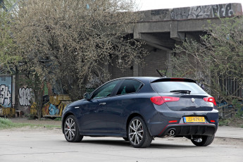 Картинка автомобили alfa+romeo 940 pack giulietta alfa romeo veloce 2016г