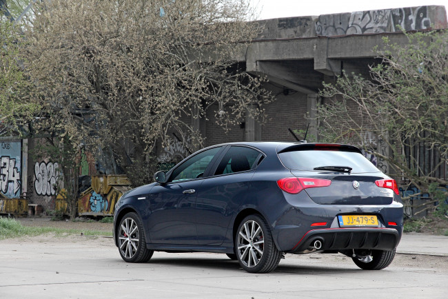 Обои картинки фото автомобили, alfa romeo, 940, pack, giulietta, alfa, romeo, veloce, 2016г