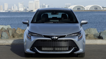 Картинка toyota+corolla+hatchback+2019 автомобили toyota металлик серебряный 2019 hatchback corolla