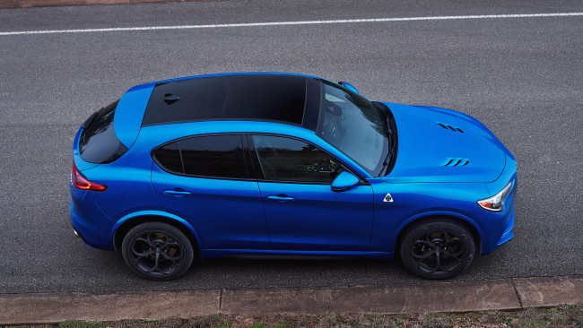 Обои картинки фото alfa romeo stelvio quadrifoglio 2018, автомобили, alfa romeo, blue, 2018, quadrifoglio, stelvio, alfa, romeo