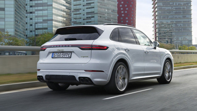 Обои картинки фото porsche cayenne e hybrid 2019, автомобили, porsche, cayenne, e, hybrid, 2019, белый