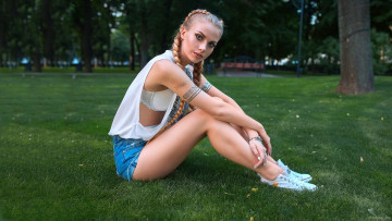 Картинка девушки -unsort+ блондинки +светловолосые карина тихоновская взгляд косички шорты