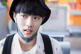 Картинка мужчины xiao+zhan актер лицо панама маска