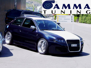 Картинка автомобили выставки уличные фото