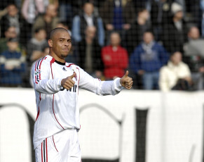 Картинка ronaldo спорт футбол milan бразилец футболист форвард